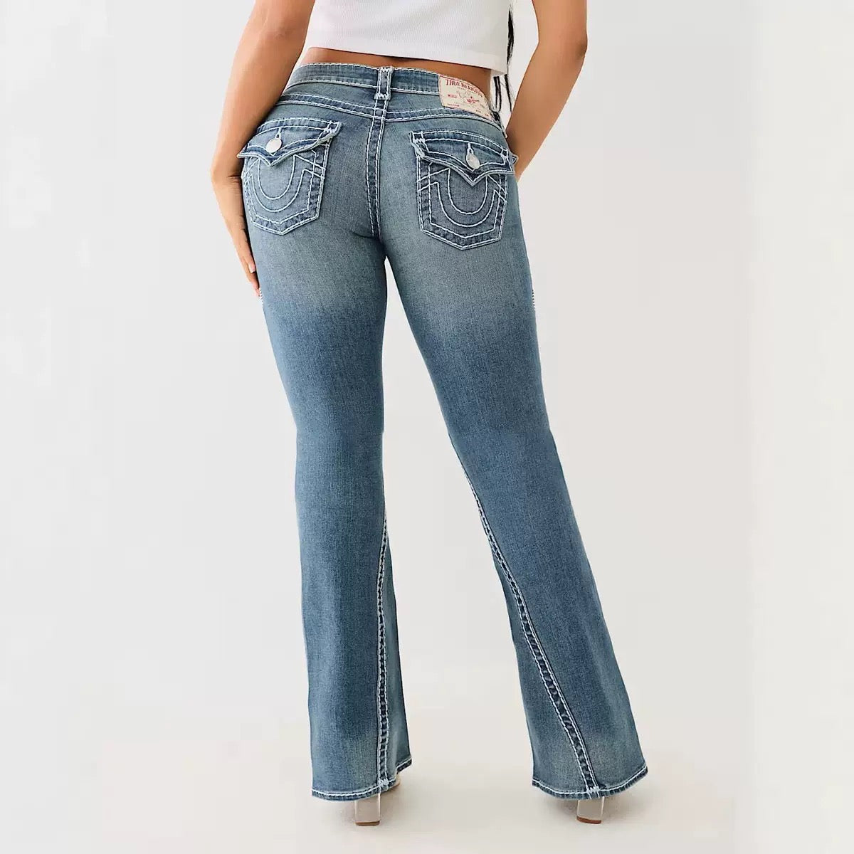 Kaia - Classic Flare Jeans